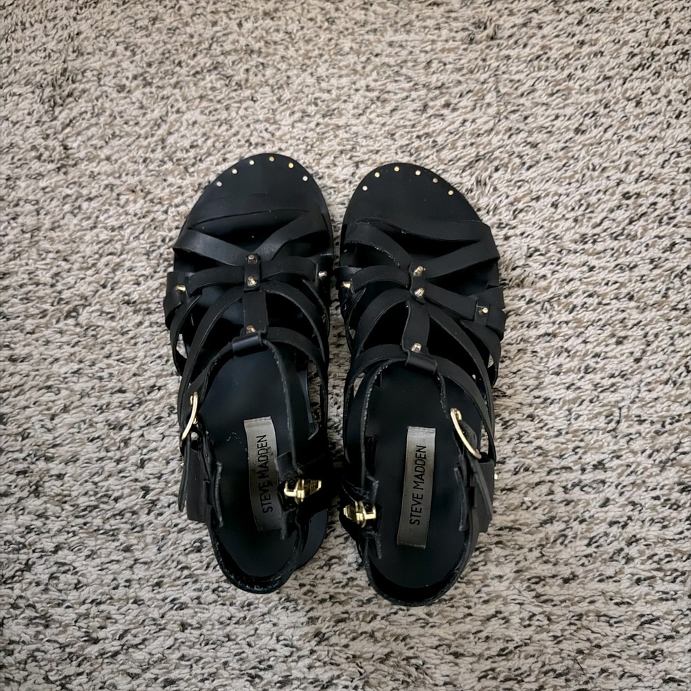Steve Madden Zeusss Flat Sandals